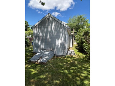 Oakland Beach Cottage with Open Floor Plan, Two Bedroom, One - photo 5