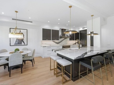 A RARE DOWNTOWN NAPLES OFFERING-Completely renovated, 1-mile to - photo 2