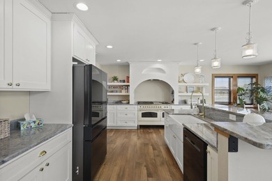 Custom-Built Lake Home on Island Lake in the Copper Point - photo 6