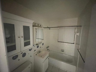 Welcome to this charming 2-bedroom, 1-bath single-family home - photo 15