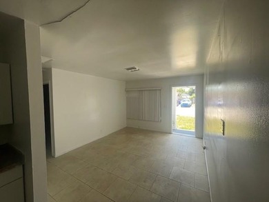 Welcome to this charming 2-bedroom, 1-bath single-family home - photo 16