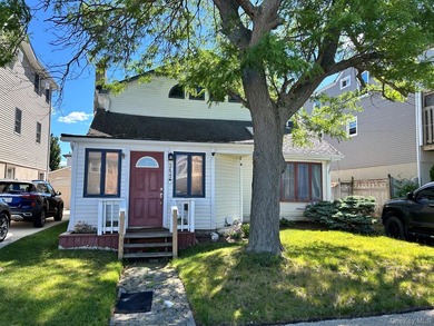 Great Bay Colonial - Endless Potential! Spacious 4-bedroom, 1 - photo 1