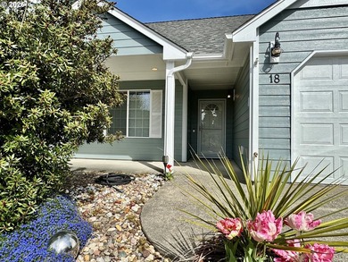 This incredibly well maintained 3-bedroom, 2-bath home offers 1 - photo 3