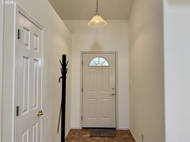 This incredibly well maintained 3-bedroom, 2-bath home offers 1 - photo 5