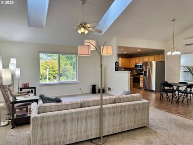 This incredibly well maintained 3-bedroom, 2-bath home offers 1 - photo 7