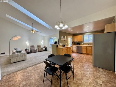 This incredibly well maintained 3-bedroom, 2-bath home offers 1 - photo 8
