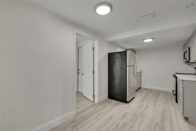 NEWER ROOF!!! RENOVATED!!!Welcome to this charming 3 bedroom, 2 - photo 6