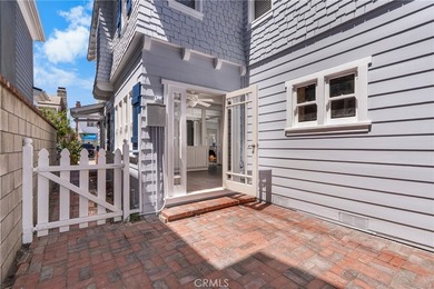 Balboa Island duplex with desirable large configuration units - photo 9