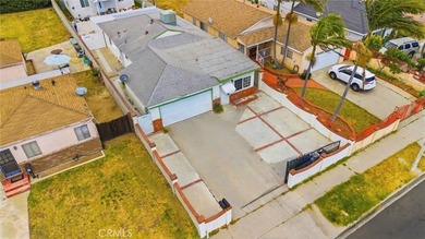 House with an ADU! This versatile property features a 3-bedroom - photo 3