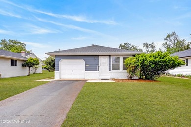 WELCOME to this NEWLY UPDATED 2-bedroom, 1-bath Sarasota Model - photo 2