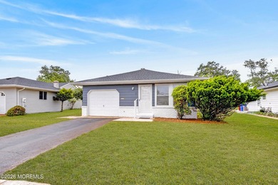 WELCOME to this NEWLY UPDATED 2-bedroom, 1-bath Sarasota Model - photo 3