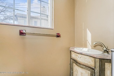 Well-maintained, over 2,000 sq ft detached two-family home - photo 13