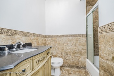 Well-maintained, over 2,000 sq ft detached two-family home - photo 15