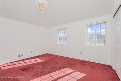 Well-maintained, over 2,000 sq ft detached two-family home - photo 16