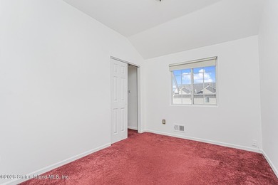 Well-maintained, over 2,000 sq ft detached two-family home - photo 18