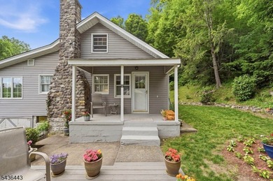 Perched on a corner lot in Pinecliff Lake Community, this - photo 26