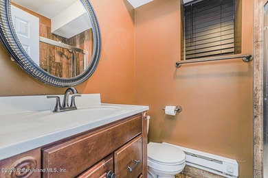 Well-maintained, over 2,000 sq ft detached two-family home - photo 29