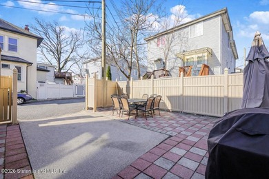 Well-maintained, over 2,000 sq ft detached two-family home - photo 33