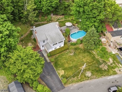 Perched on a corner lot in Pinecliff Lake Community, this - photo 36