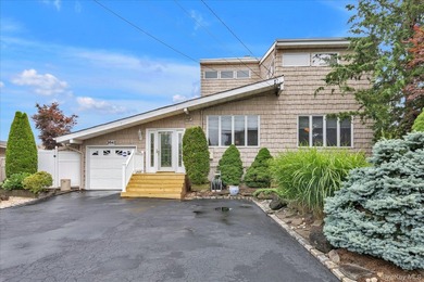 Waterfront Living at Its Finest! This exceptional waterfront - photo 2