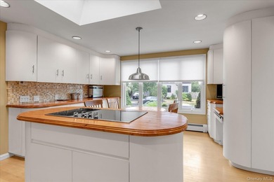 Waterfront Living at Its Finest! This exceptional waterfront - photo 5