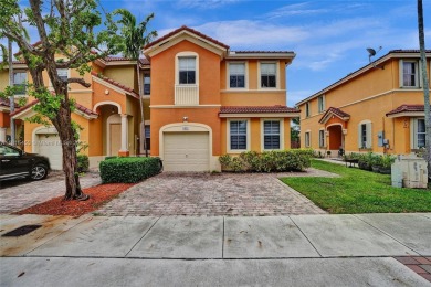 Lake Townhome/Townhouse For Sale in Miami, Florida