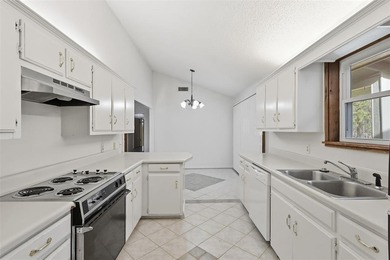 Welcome to tranquil waterfront living in the highly sought-after - photo 16