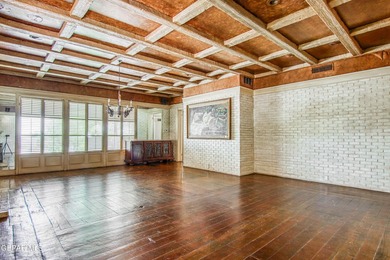 Tranquil and iconic property, built at the inception of the - photo 17