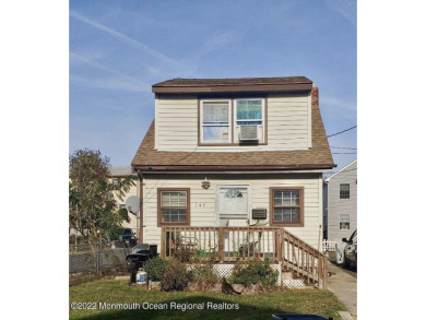 Raritan Bay  Home For Sale in Keansburg New Jersey