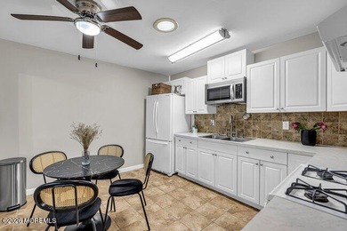 Enjoy relaxed, maintenance-free living at Cedar Glen Homes, a - photo 9