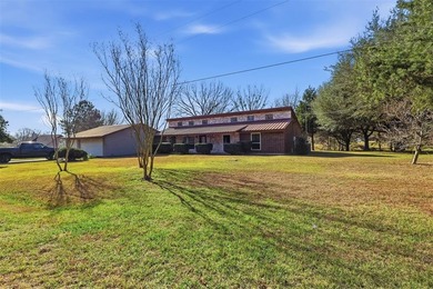 Welcome to tranquil waterfront living in the highly sought-after - photo 36