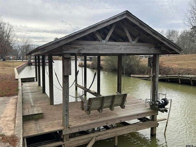 Welcome to tranquil waterfront living in the highly sought-after - photo 38