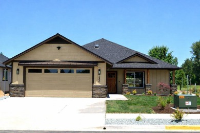 Rogue River Home For Sale in Grants Pass Oregon