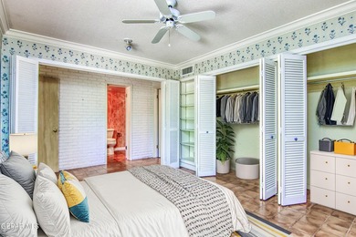 Tranquil and iconic property, built at the inception of the - photo 42