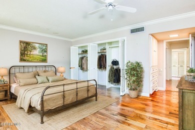 Tranquil and iconic property, built at the inception of the - photo 47