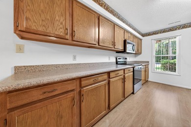 RARE OPPORTUNITY!! All-Brick Pool Home on 0.67 Acre lot with NO - photo 7