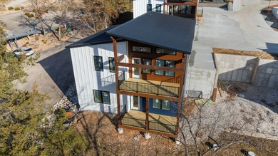 Table Rock Lake Condo For Sale in Reeds Spring Missouri