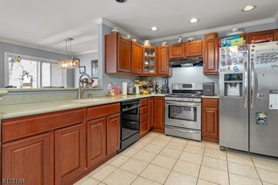 Beautiful first-floor condo located in the highly sought-after - photo 10