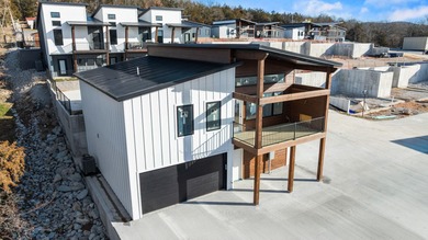 Table Rock Lake Condo For Sale in Reeds Spring Missouri