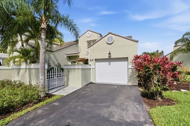 Immaculately maintained + bright, this airy 2/2 waterfront villa - photo 2