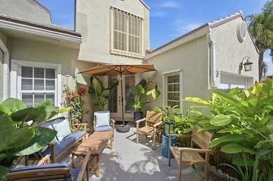 Immaculately maintained + bright, this airy 2/2 waterfront villa - photo 3