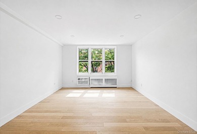 Newly renovated 1-bedroom co-op | 0.2 mi to Queens Botanical - photo 4