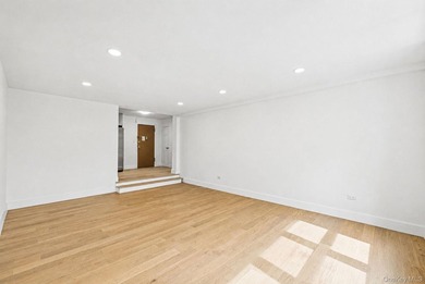 Newly renovated 1-bedroom co-op | 0.2 mi to Queens Botanical - photo 6