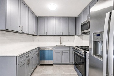 Newly renovated 1-bedroom co-op | 0.2 mi to Queens Botanical - photo 7