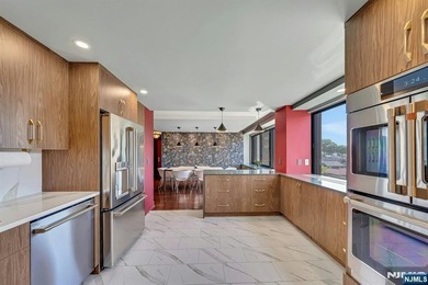 Premier luxury living opportunity in one of the most exclusive - photo 19