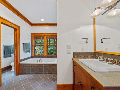 Best Mountain Views in Lake Toxaway! Experience refined mountain - photo 20