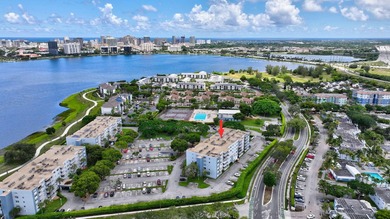 Clear Lake - Palm Beach County Condo For Sale in West Palm Beach Florida