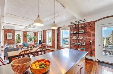 Live above the vibe of the West Side, a block from Downtown - photo 9
