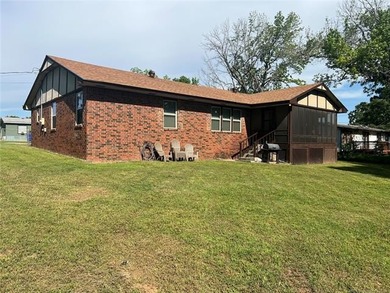 Fully Furnished Lake Area Home - Move-In Ready! Don't miss this - photo 4