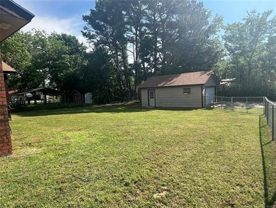 Fully Furnished Lake Area Home - Move-In Ready! Don't miss this - photo 7